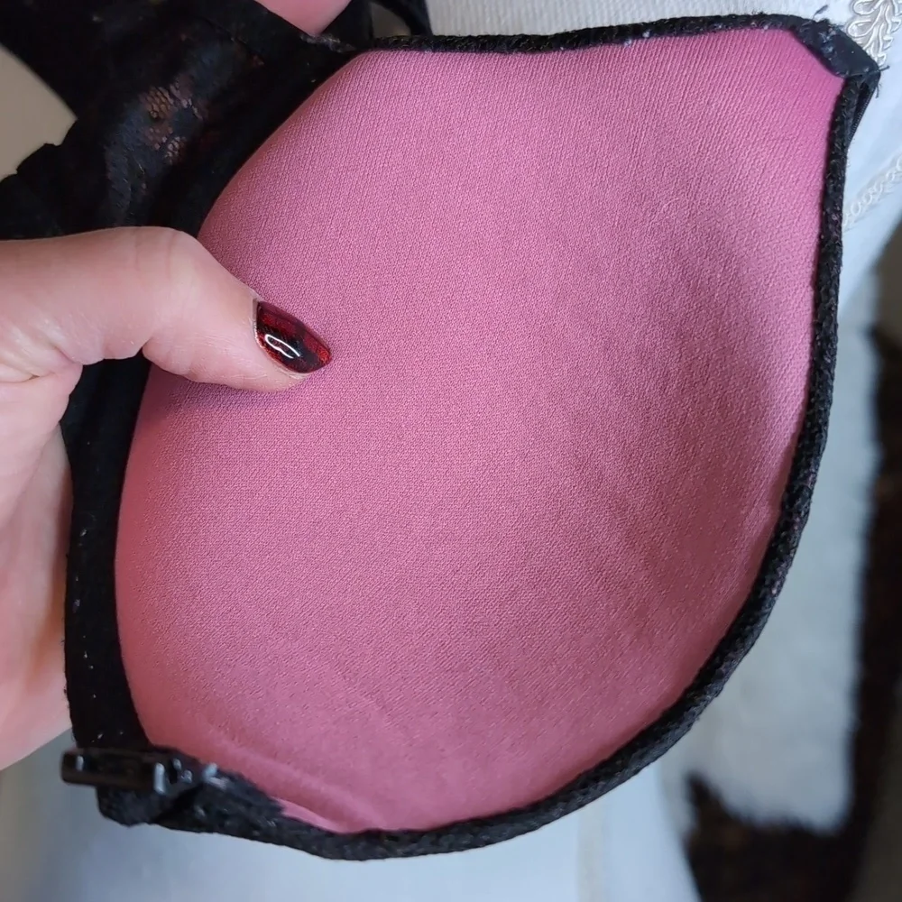VS PINK push-up lace front closure BRA SIZE 34C